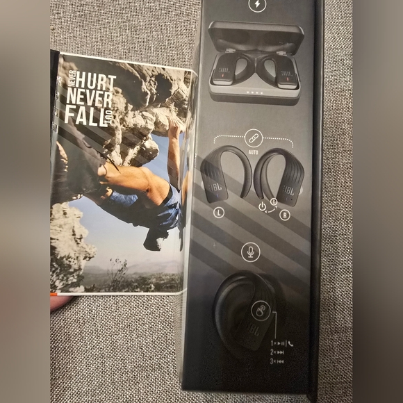 JBL Endurance Earbuds - Picture 1 of 4